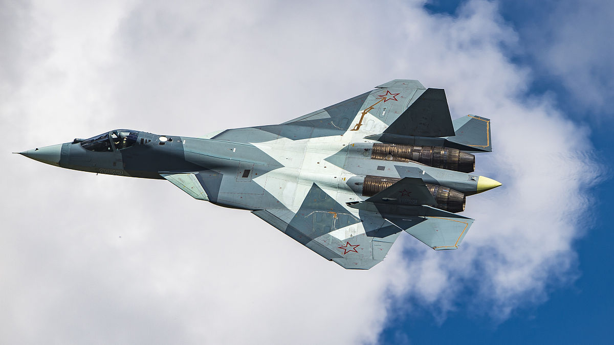 有带有参考文献的不少于3以中国和外国的战斗机为主题的论文