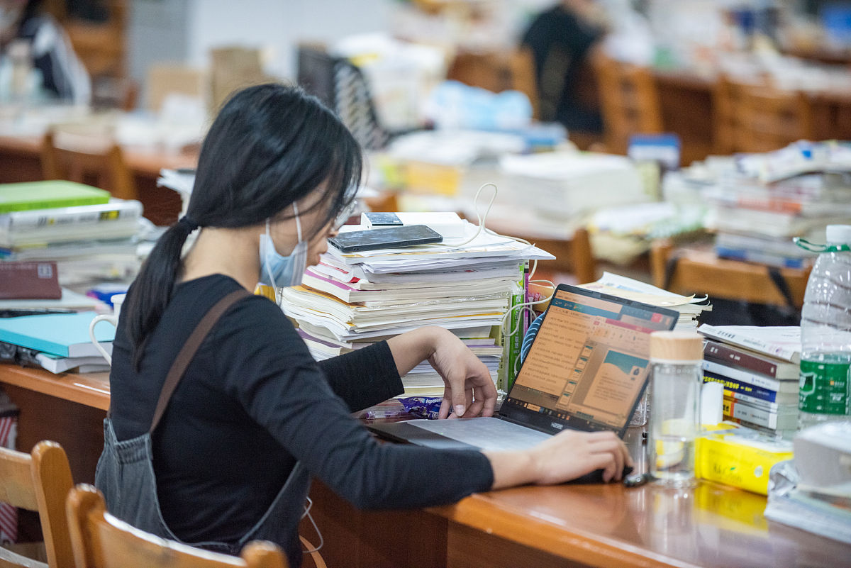 以大学生活也是一个积累经验的过程为题写一篇文章