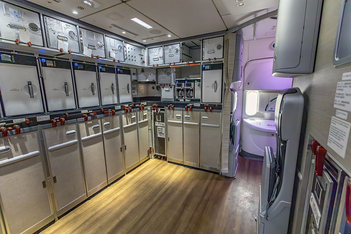 昆明航空服务学校报考费用昆明官渡区华西学校在哪里