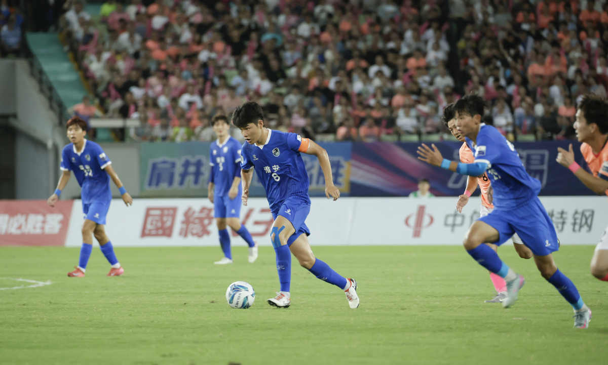 江苏苏宁 vs 广州富力：中超强强对话，谁将胜出？