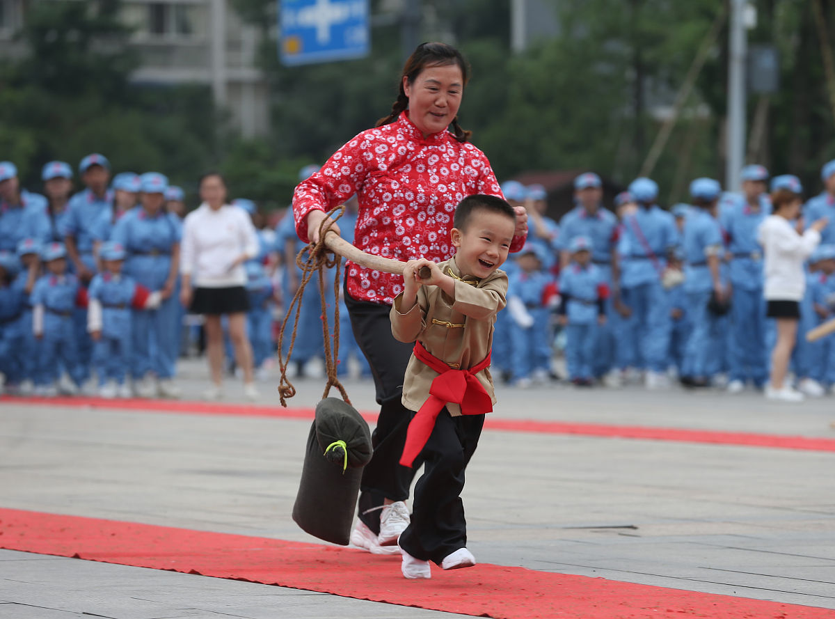 幼儿园小班新学期寄语：快乐成长，充满好奇心！