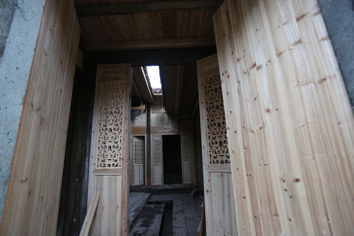 赣州周边传统民居形式：闽赣木构、红砖瓦房、村落建筑等