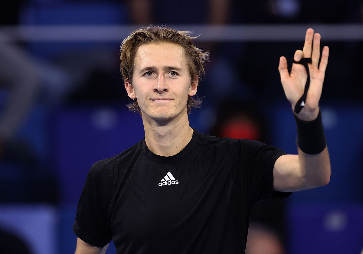 编程实现NextDay 函数。Y、M、D分别存储当前的年、月、日String NextDayString Y String M String D根据当前日期输出下一天的日期。现在要测试NextDay函数用判定表方法来设计相应的测试用例并编写对应Junit代码进行测试。可以适当参照互联网搜索获得资料进行判定表方法的理解