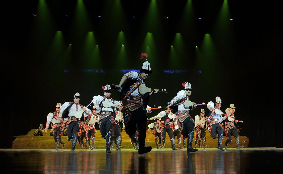 郴州文艺职业中等专业学校2023年招生电话_招生办联系方式