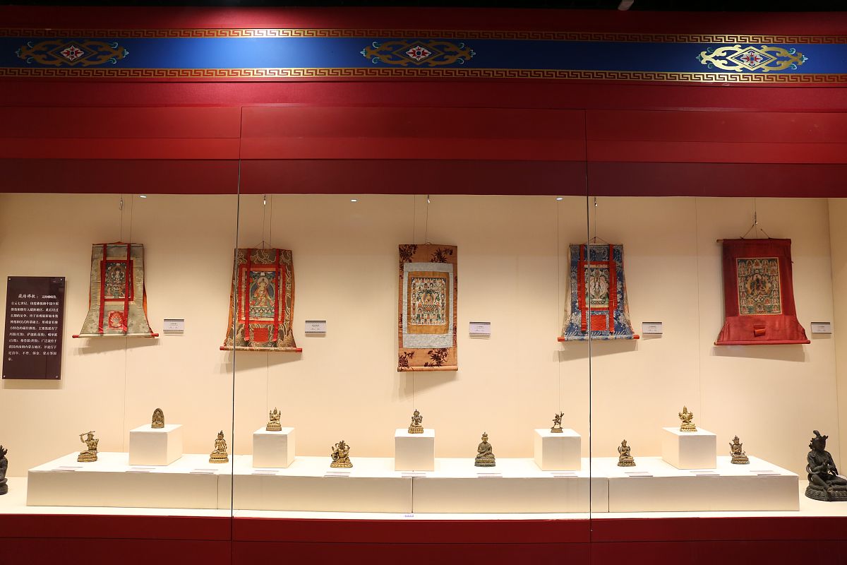 重庆卫校和职校哪个好？2021年详细对比分析