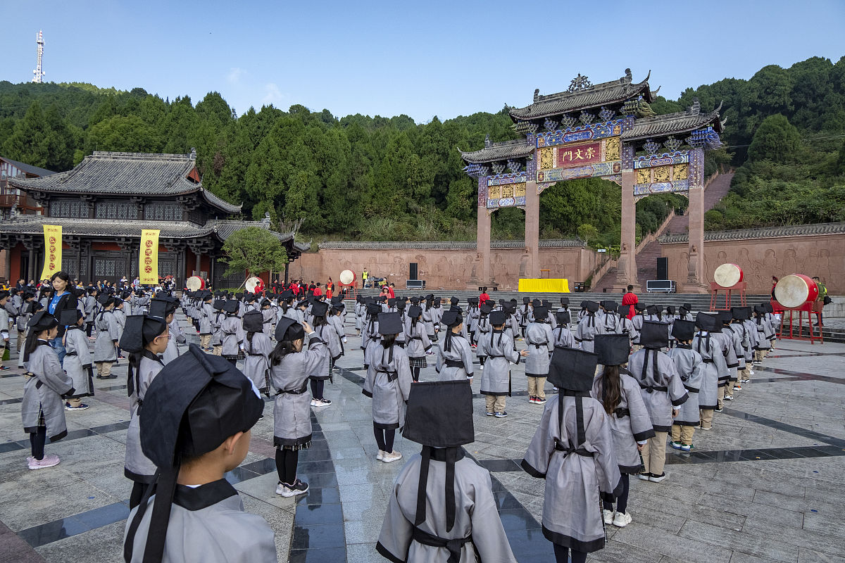 2019年绵阳理工学校招生简章 - 优惠政策、奖学金、未来发展