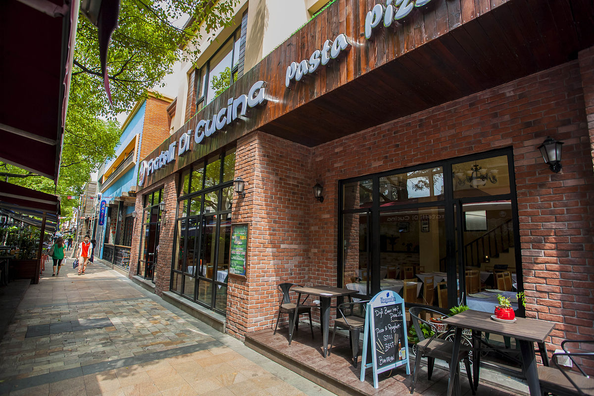 写一篇短篇小说