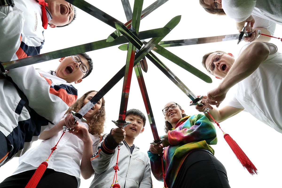 从小孩长远考虑苏州昆山和芜湖市对女儿的成长更有利