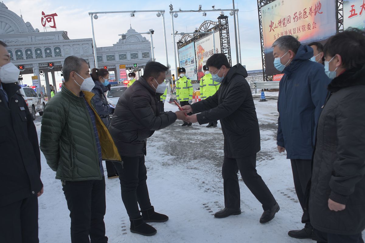 抗疫英雄事迹的启示：勇气、奉献、专业与合作