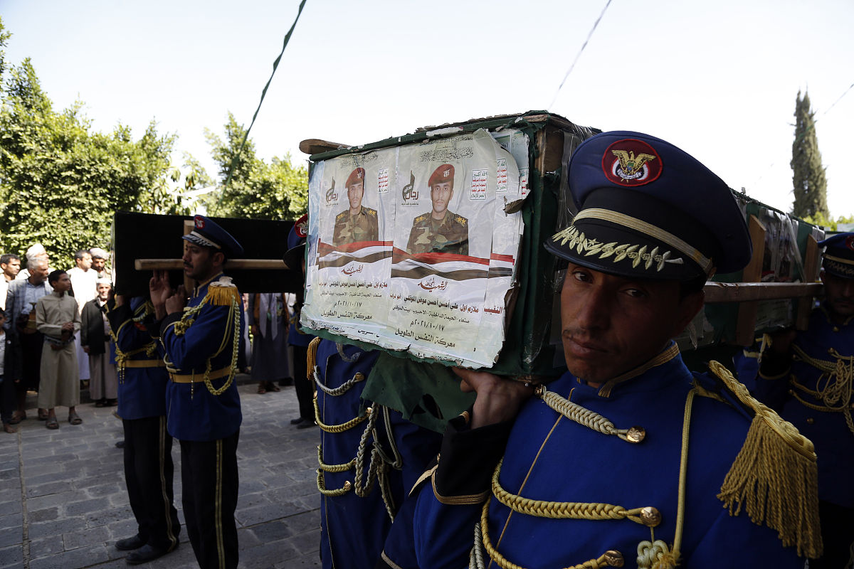 假设你是一名公司的秘书需要根据员工的问题以及客服人员的回答来编写案例库文档。下面是一段员工和客服的对话员工问：OP-SRM web供应商绩效评估项目 如何删除项目 客服答供应商绩效评估项目的Owner可以自行删除作废绩效项目具体操作如下：1、登陆OnePro一站式系统找到查询绩效项目菜单2、根据绩效项目名称或者项目编号搜索出绩效项目3、删除绩效项目分以下两种情况：1如果绩效项目还没审批完可以点击