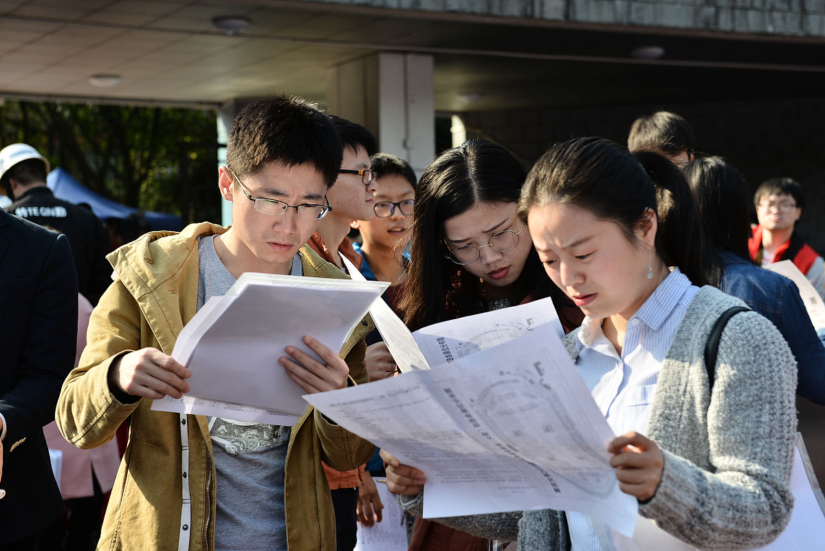 重庆铁路工程学校毕业生就业前景分析：2021年就业形势如何？