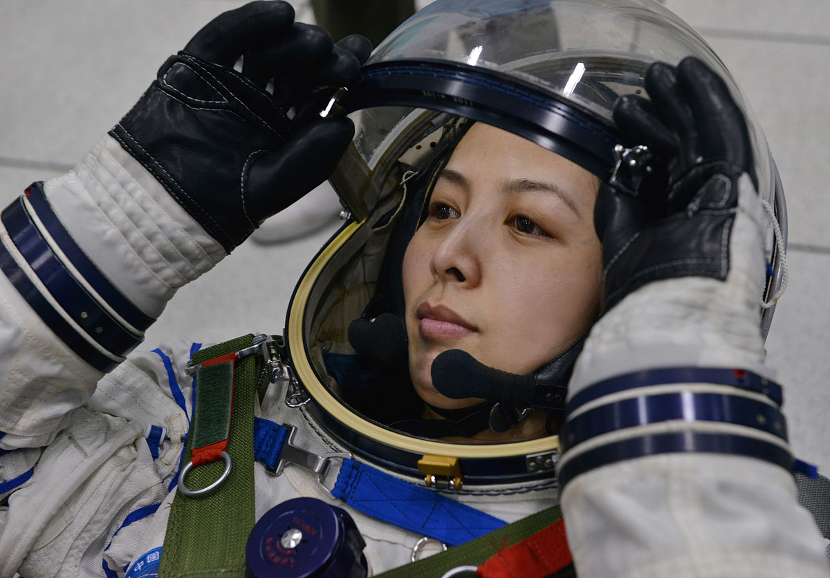 王亚平：中国首位女宇航员的榜样力量