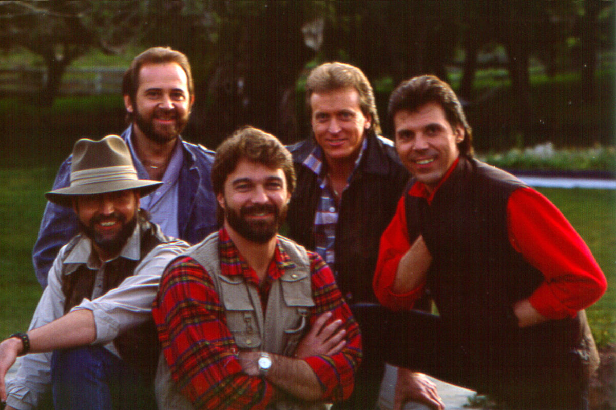 如何在线获取卡西姆·苏莱曼尼回忆录？