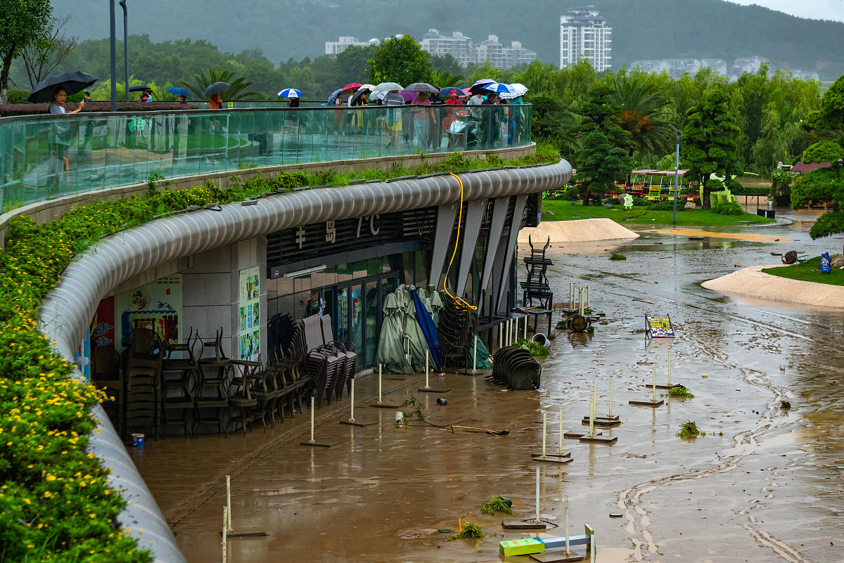 绵阳读中专学校一年要多少钱