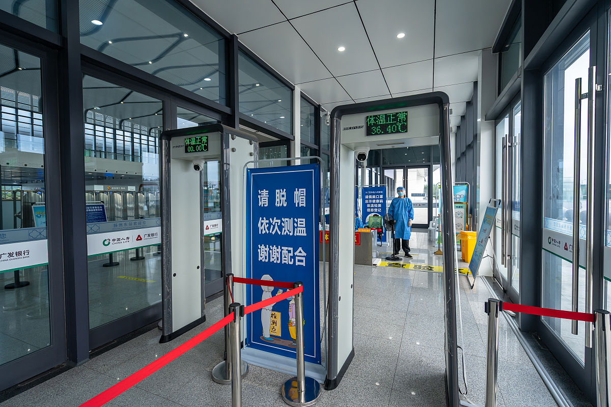 地铁站设置安全线的原因及其他安全措施