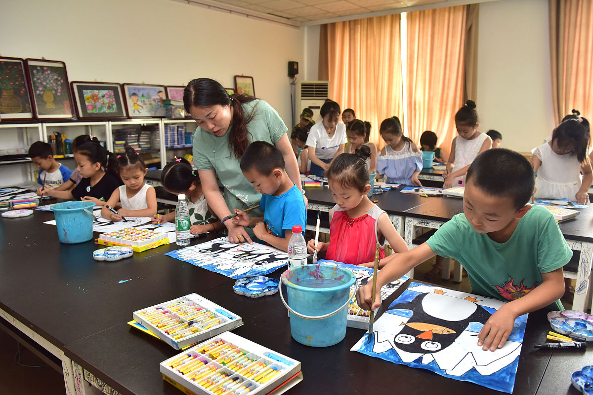 黑龙江垦区美术创作班教学方式与学院派对比