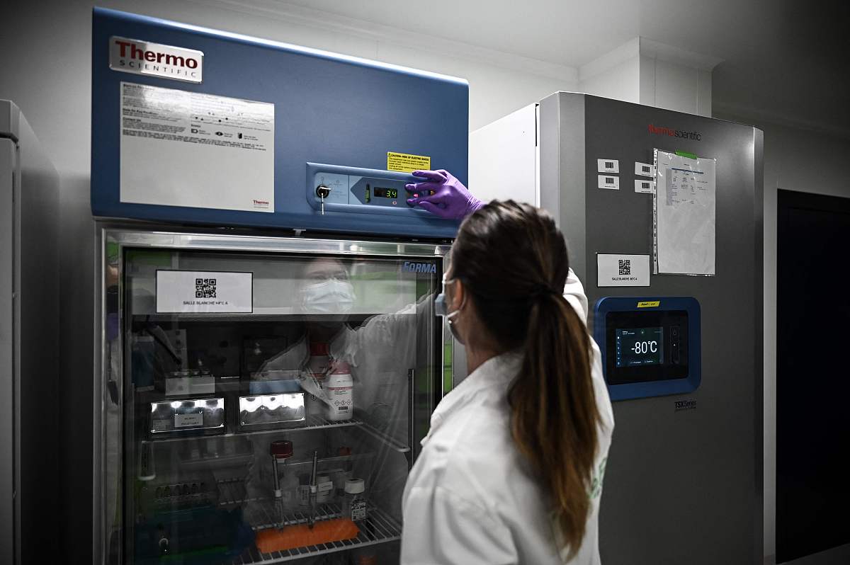 工厂生产产品冰箱电视烤箱数量5比4比1修理概率分别为007 002 005第一问求任意一台产品需要修理的概率第二问这些产品其中有一台需要修理问是烤箱的概率是多少用最简单的方法说明计算过程