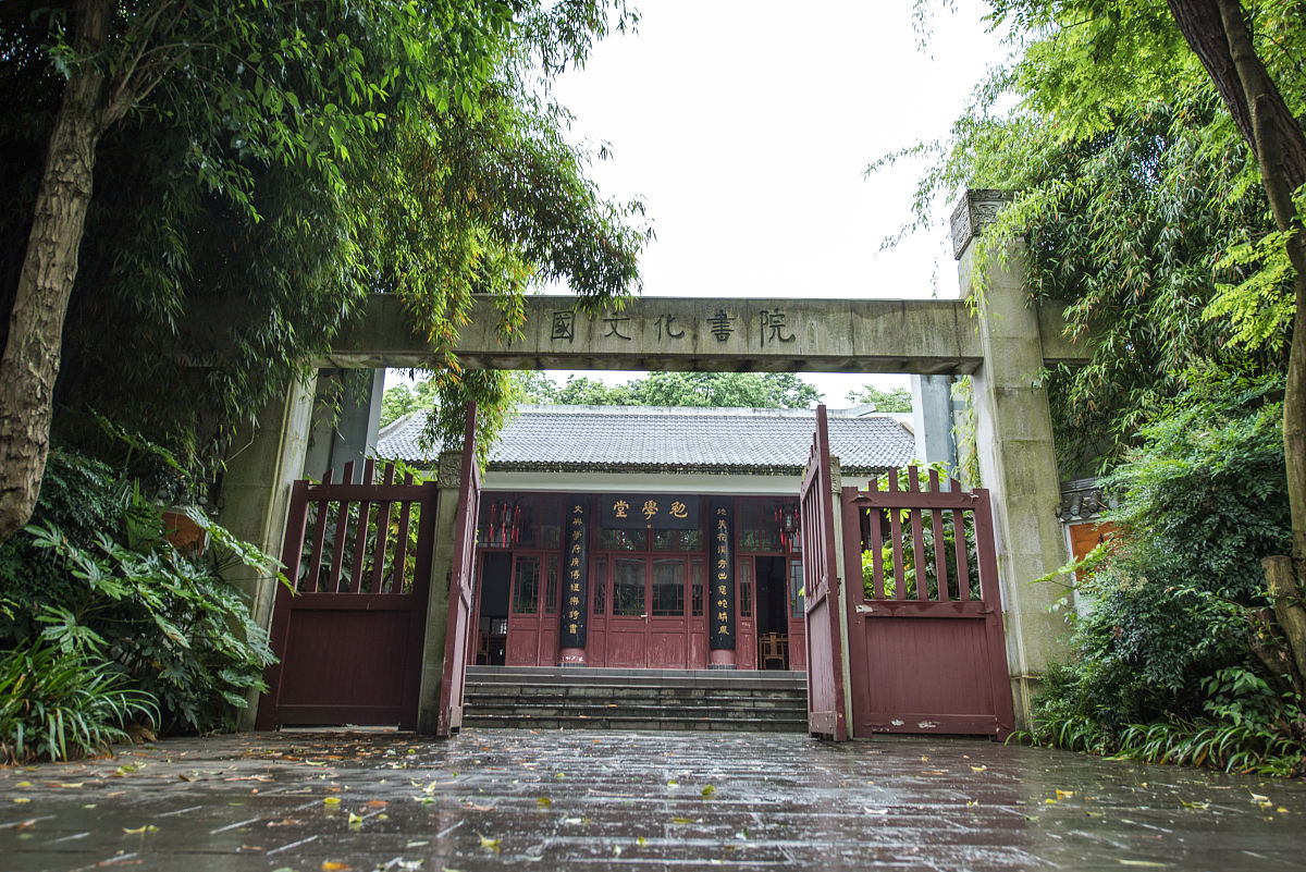 贵阳铁路学校考大学：入学途径与未来发展