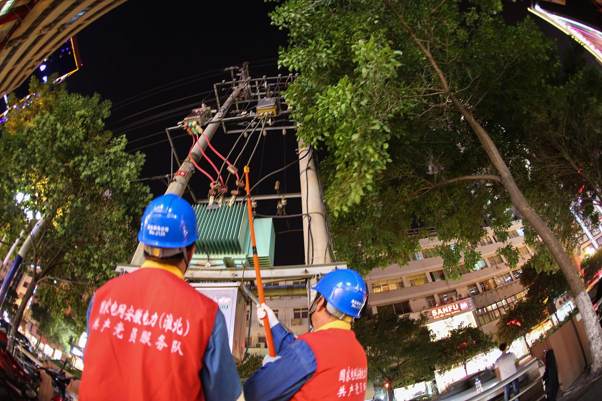 贵阳供电段：积极应对天气转冷过渡期