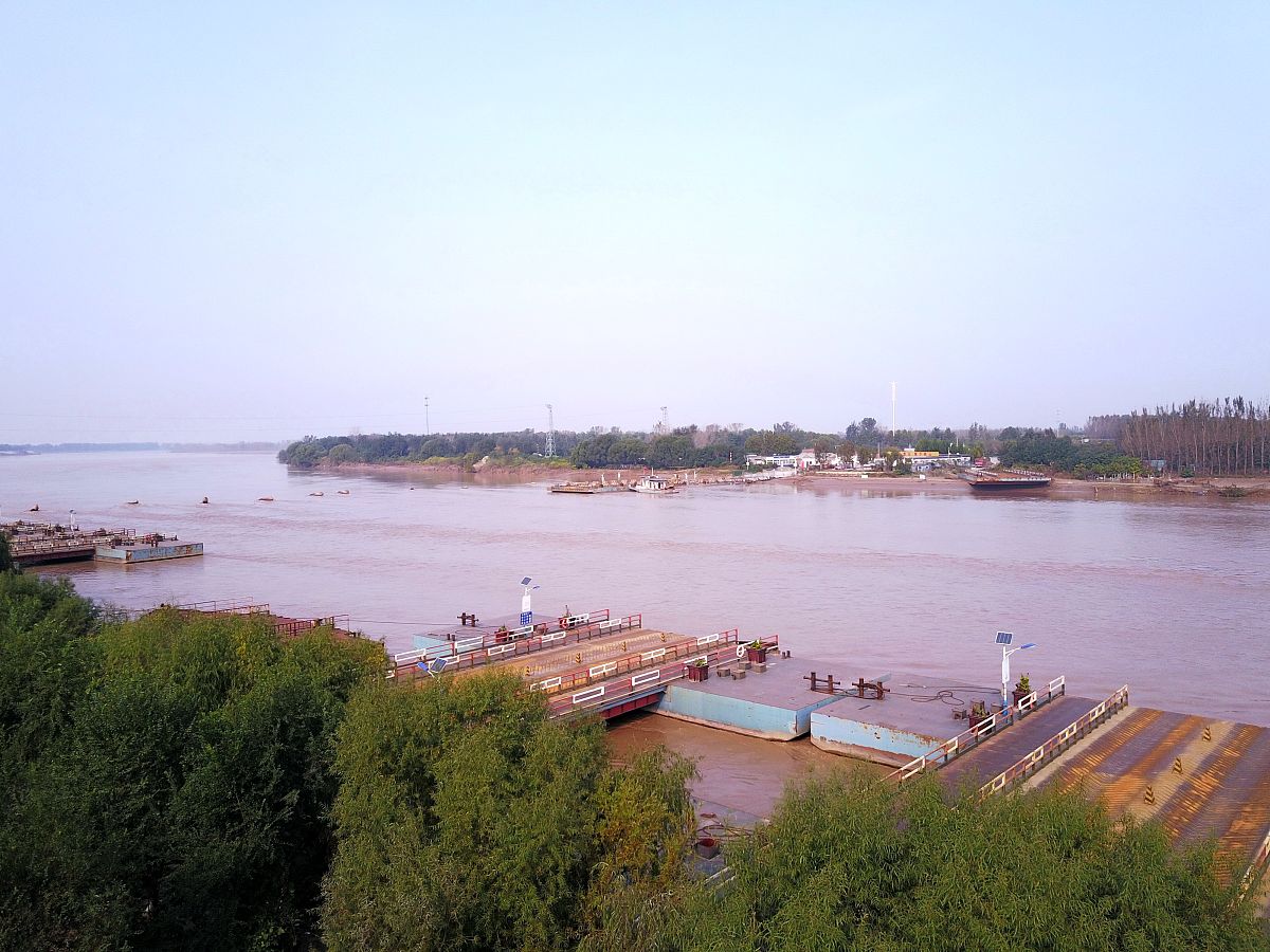 2021年10月24日,黄河济南段泺口水文站的流量消退,前一段时间被大水淹