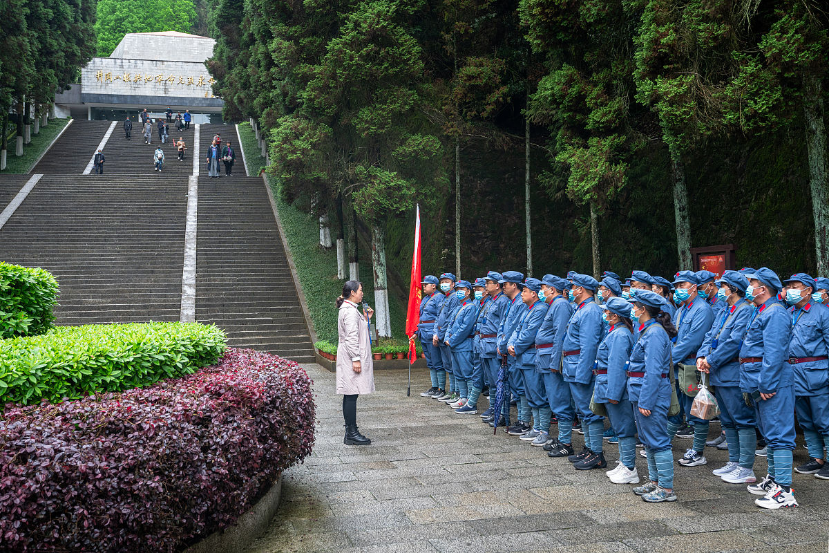 井冈山旅游安全热线：400-XXX-XXXX，您的旅行守护者