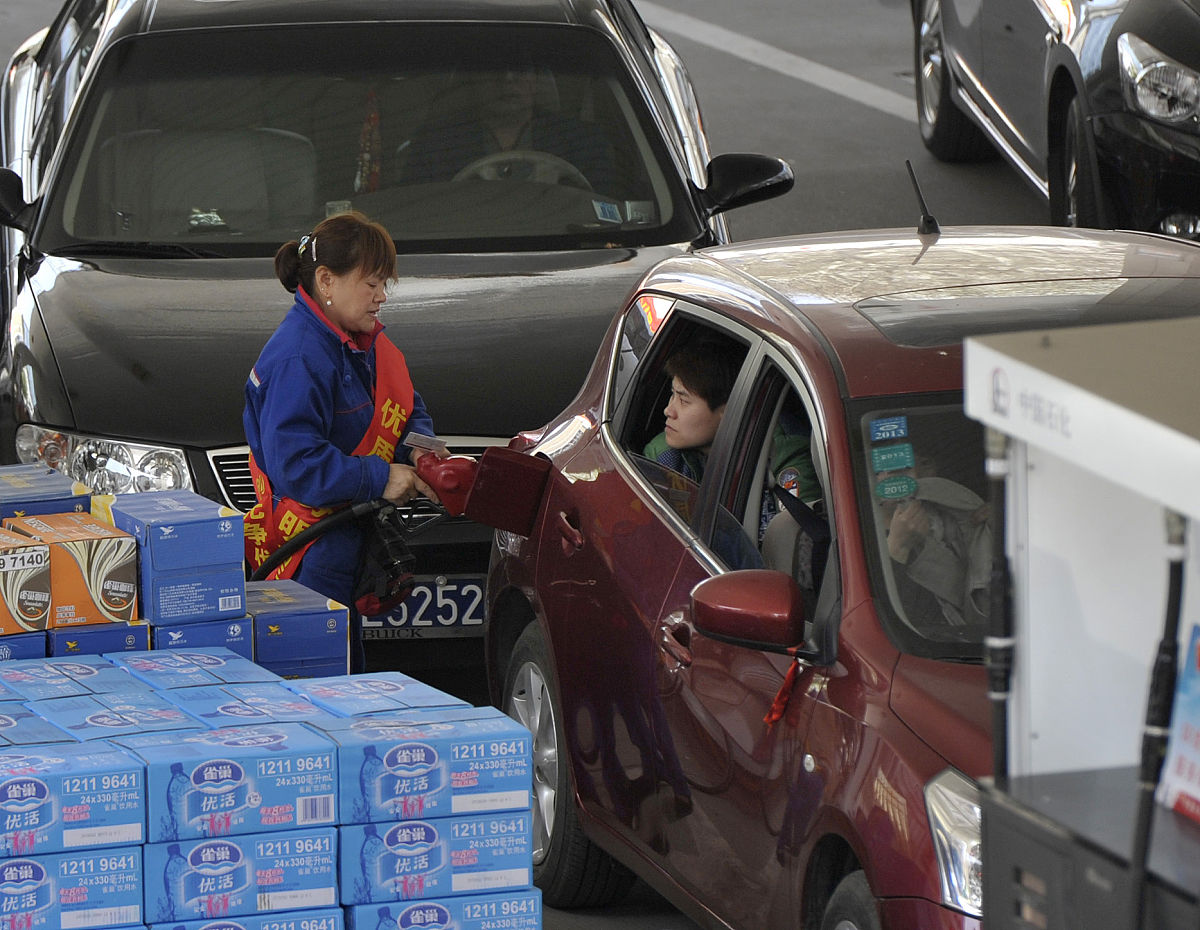 石油开采电泵耗能影响因素分析：从类型、质量、运行状态到维护保养