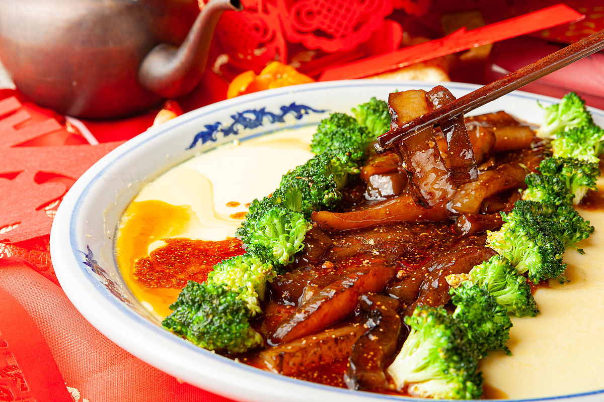 杭州必吃美食推荐：从西湖醋鱼到油爆虾，品味江南风味