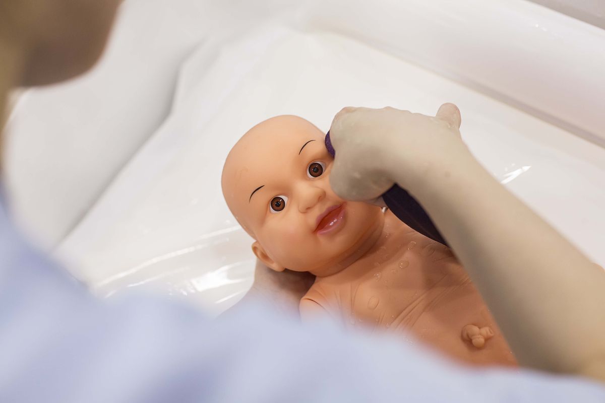 小孩1岁前怎么带？