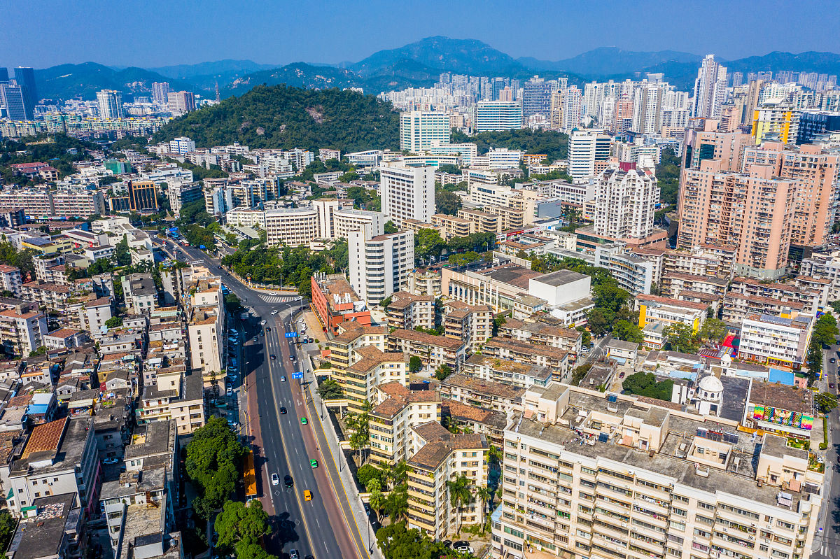 2020年12月4日,广东省珠海市,航拍香洲区街景,海滨北路凤凰南路周边,