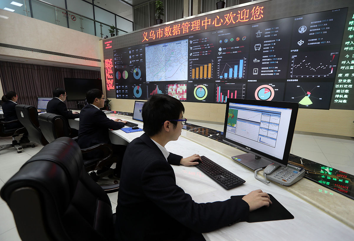 你是一个数学家作为建模竞赛的建模手主要负责建立模型请你分析以下代码并且给出一些数学公式和模型分析这是一个关于机车调动的问题#includeiostream #includealgorithmusing namespace std;struct Trainint start_station;int end_station;int start_time;int end_time; int number