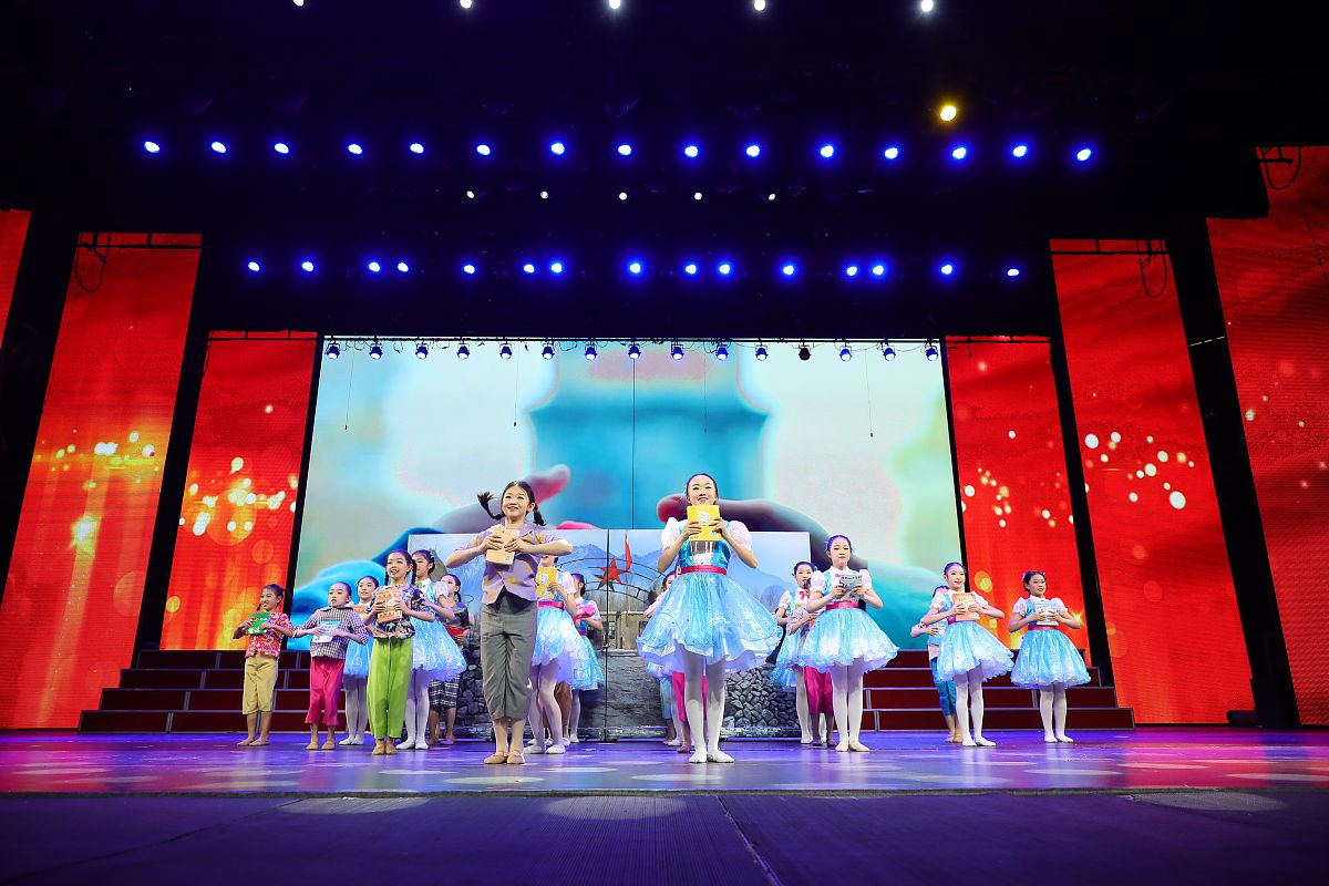 校园艺术节：青春飞扬，艺术盛宴