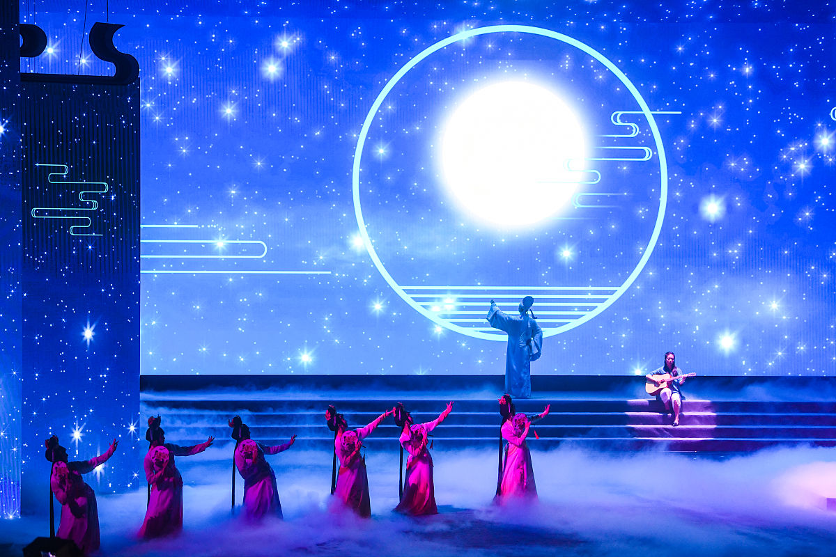 贺友人舞蹈，祝前程似海，辉煌胜神仙