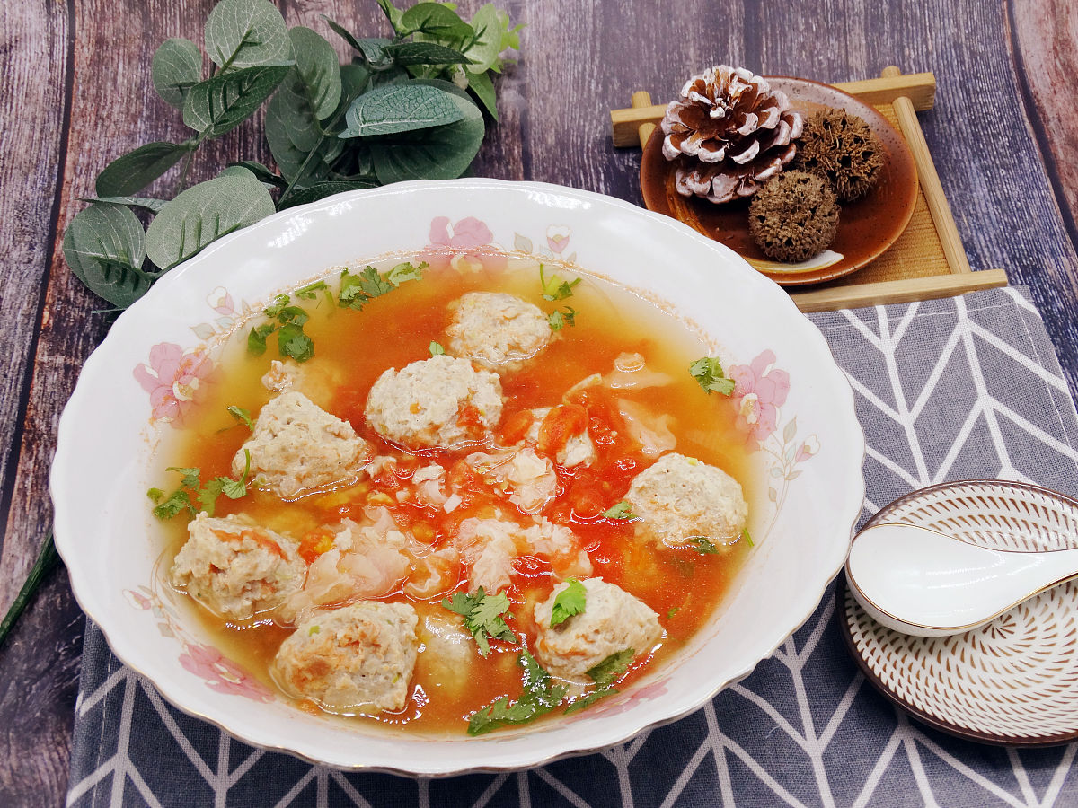 成品图:莲藕银耳丸子汤