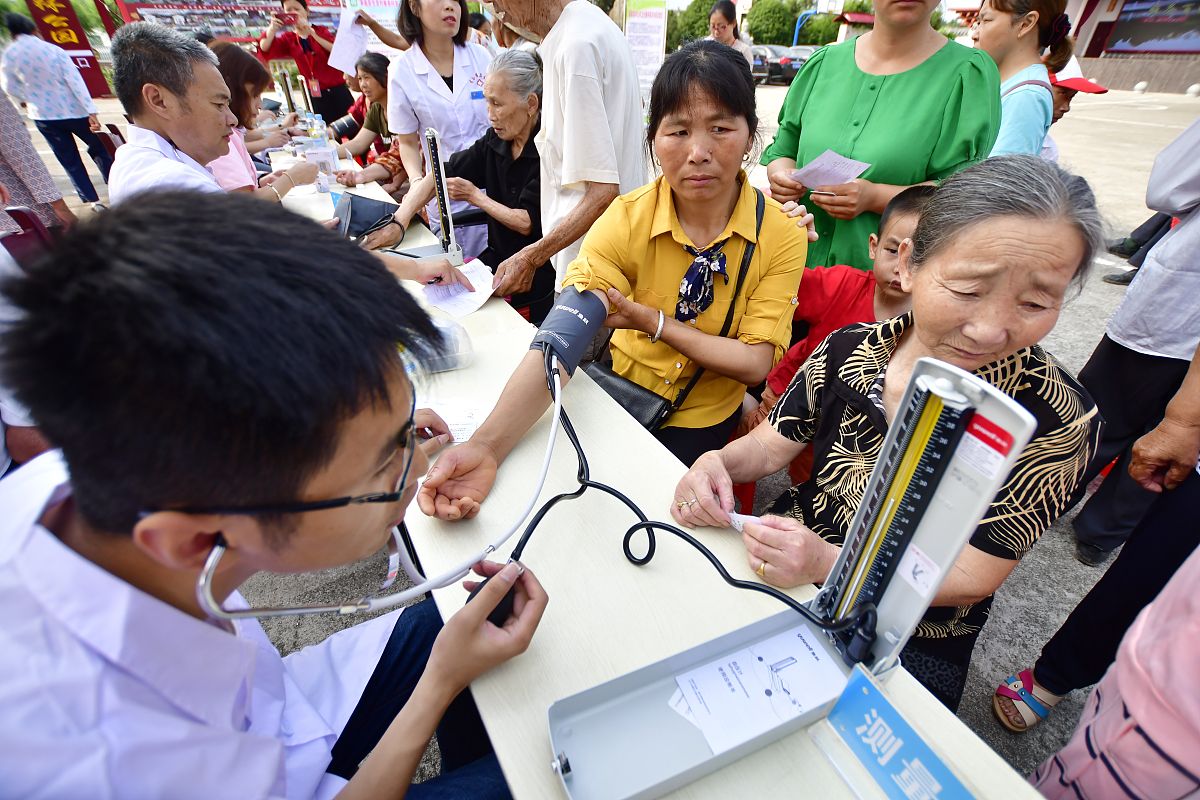 竞选文体委员发言稿：打造活力班级，共创美好校园