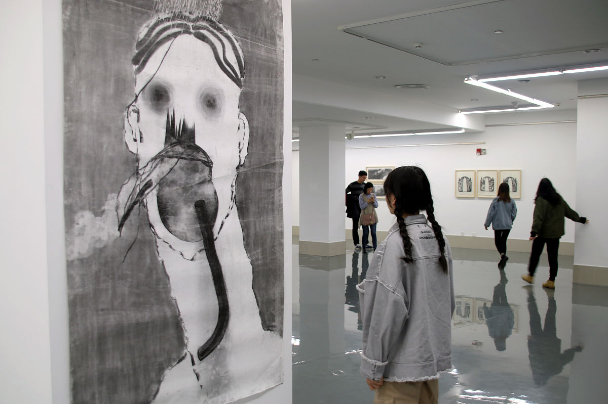 帮我写一段话介绍村超的火爆原因以及村超的背景