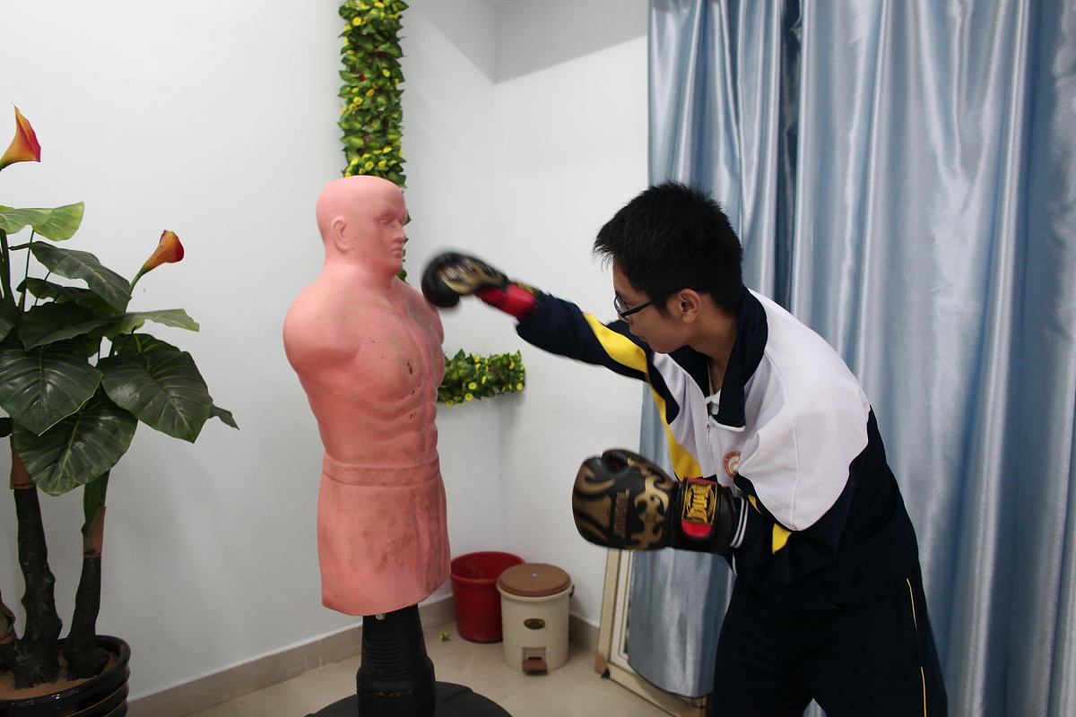 攀枝花卫生学校护理专业招生对象：高中毕业生，身体健康，具备心理素质