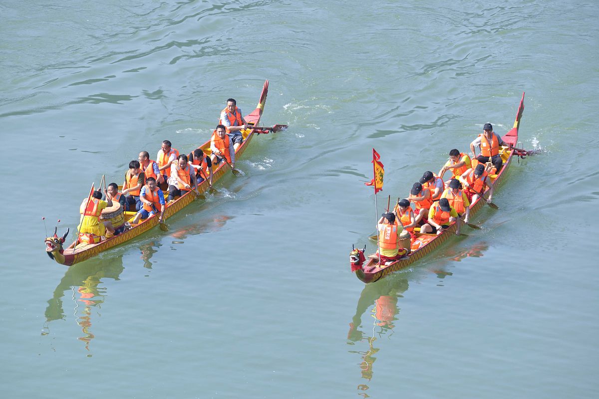 以小学生视角写篇端午节的作文300字不要假大空要真实具体
