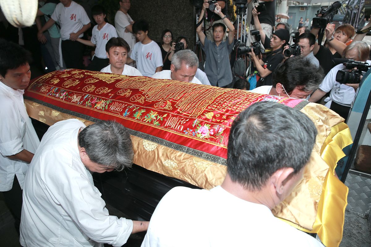 白事吃酒：舅舅如何说话得体？