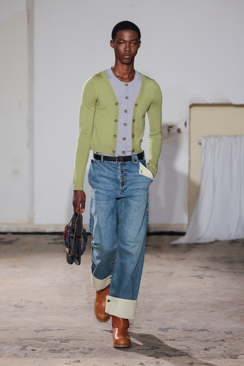 用美式英语写3条关于Mens Casual Cotton Hip Hop Loose Work Long Trousers Jeans Pants产品的正面评论。内容附带评论标题评论单词数量小于60个单词。