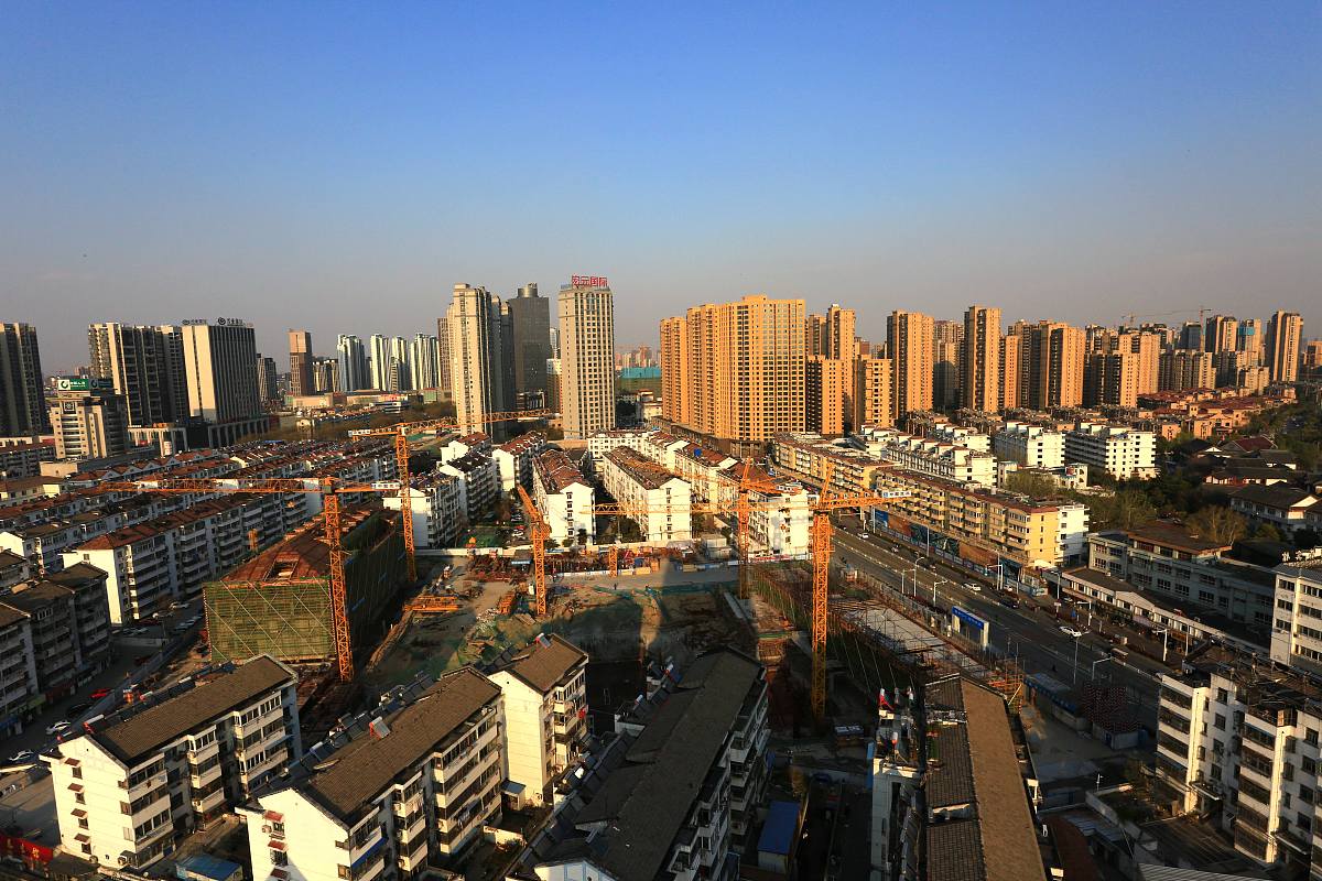 2019年3月31日,江苏省淮安市大运河畔一处房地产建筑住宅楼群.