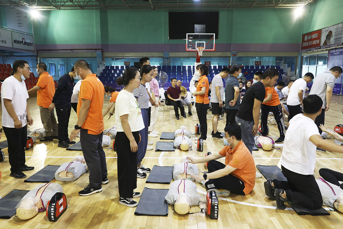 选优配强应急工作队伍怎么写