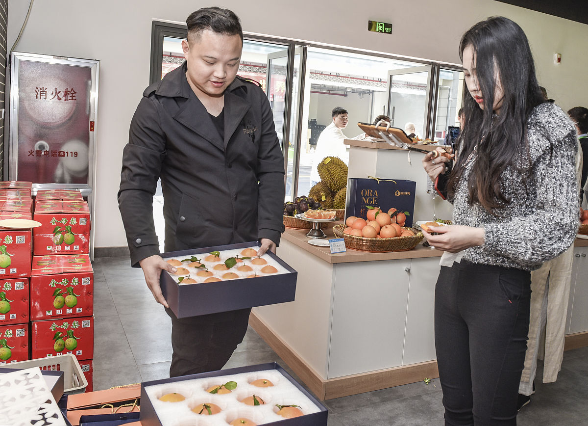 抖音川大女学生事件：网络争议与道德反思