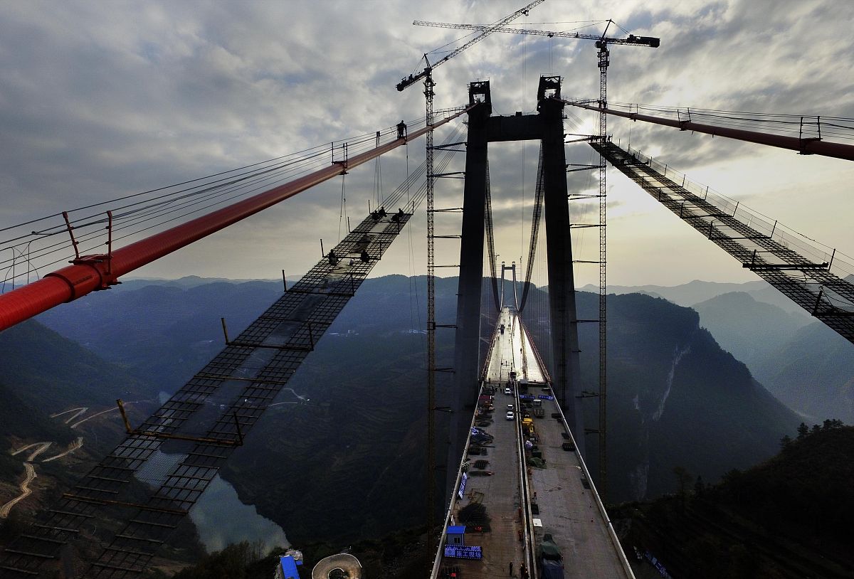 列出世界上主跨最大的前十座悬索桥