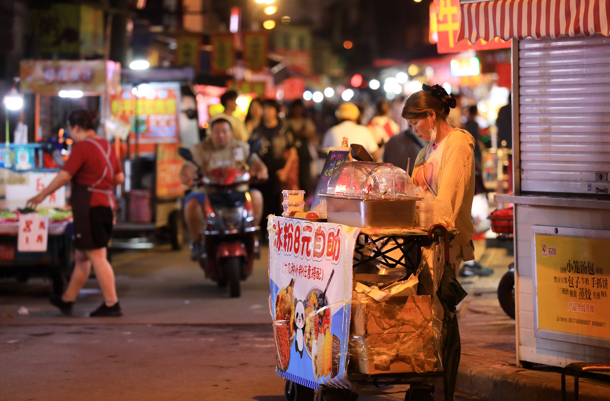 最近想在郑州摆地摊请推荐一下几个摆摊卖的东西要求物件较小好搬运好卖赚钱一般晚上或节假日出摊