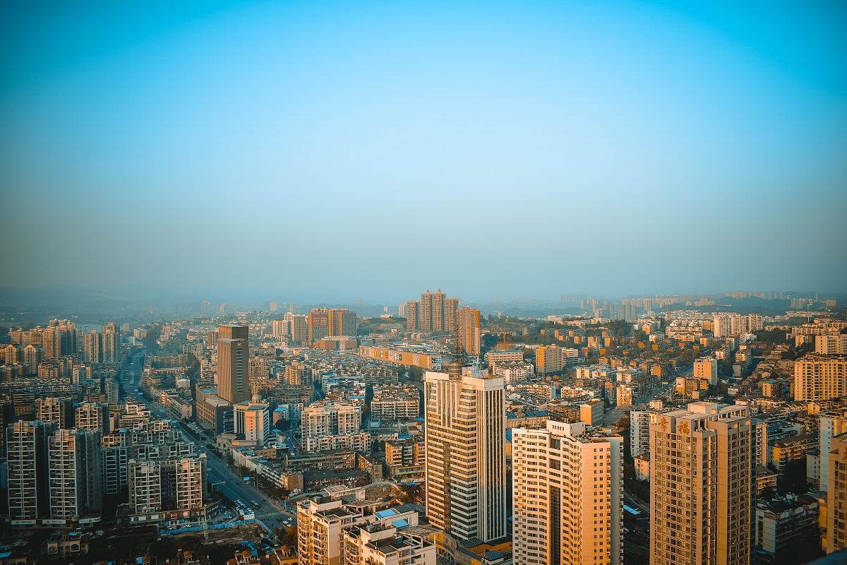 2016年11月12日,湖北宜昌城市景观.