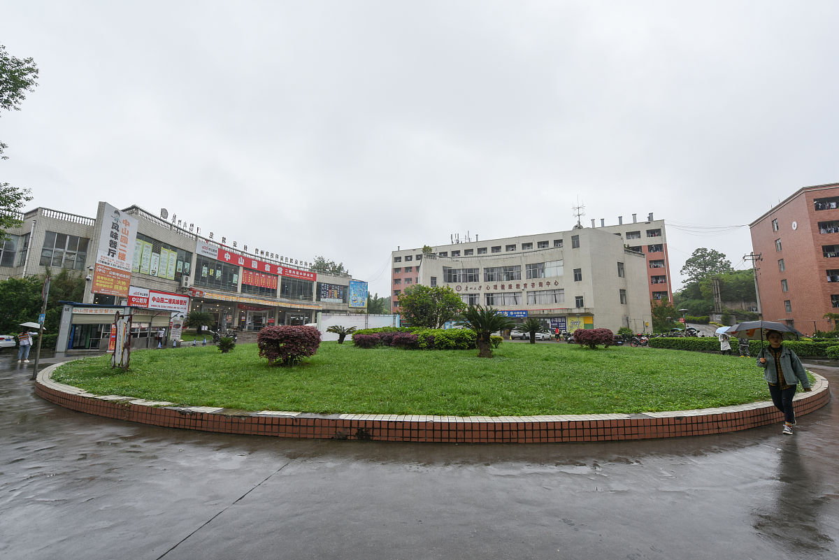 贵州哪些学校开设有计算机应用与平面广告设计专业