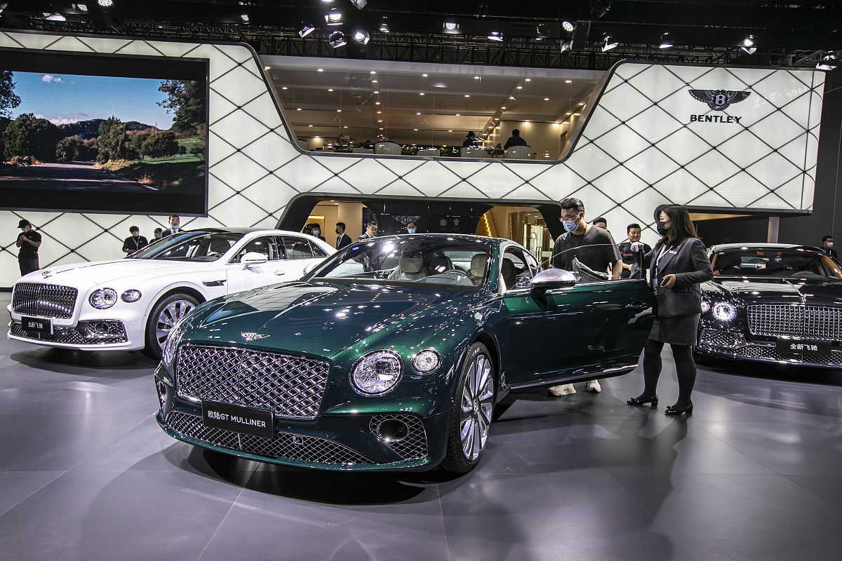 轿跑造型设计宾利SUV最新效果图曝光