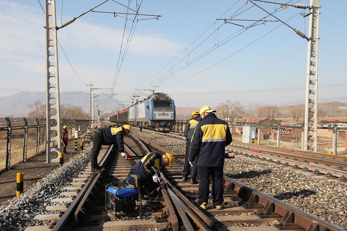 包头铁路工程学校招生专业有哪些？铁道工程技术、机车车辆技术等