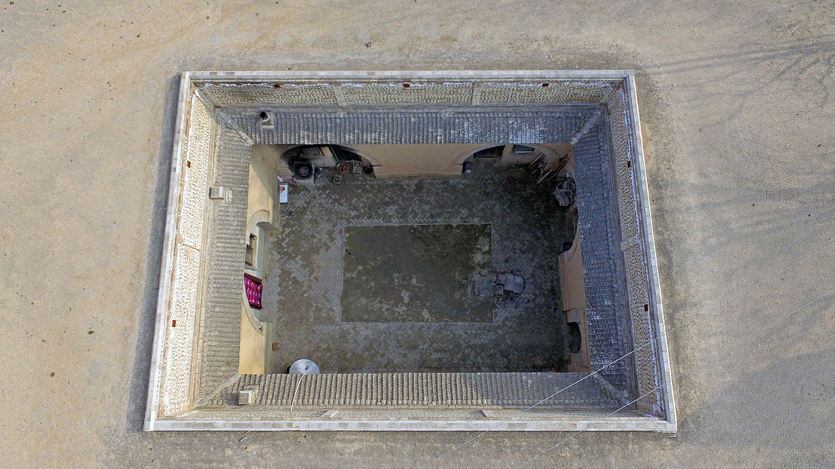 窗户对着污水井好吗？ - 影响健康的环境问题