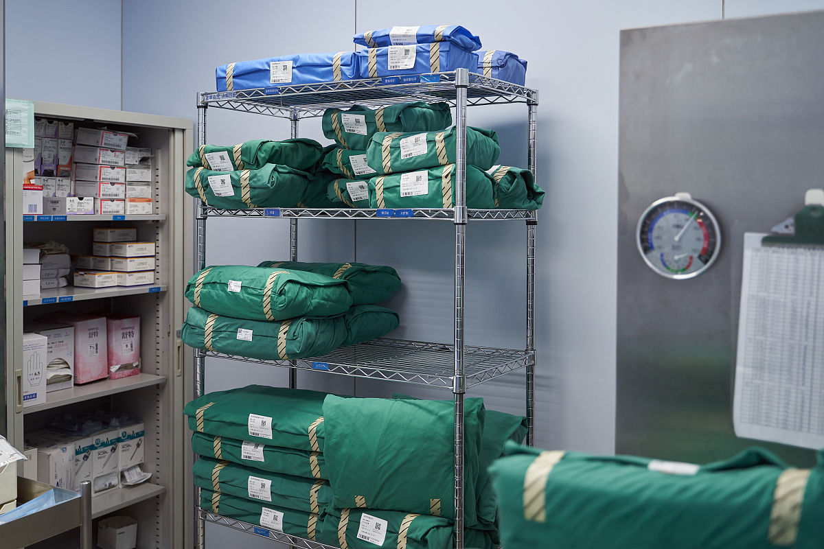 手术室层叠式器械台的重要性